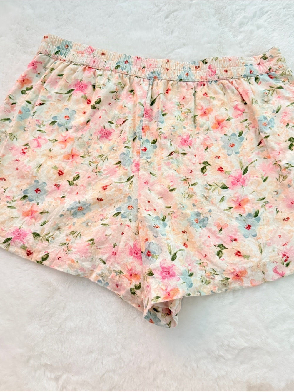 Abercrombie & Fitch Pastel Floral High-Waist Shorts (linen)